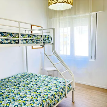Beachside With Balcony Apartment *
