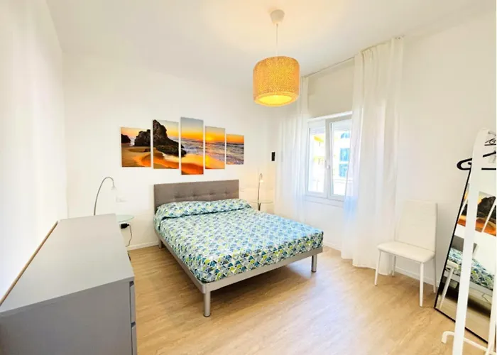 아파트 Beachside With Balcony *